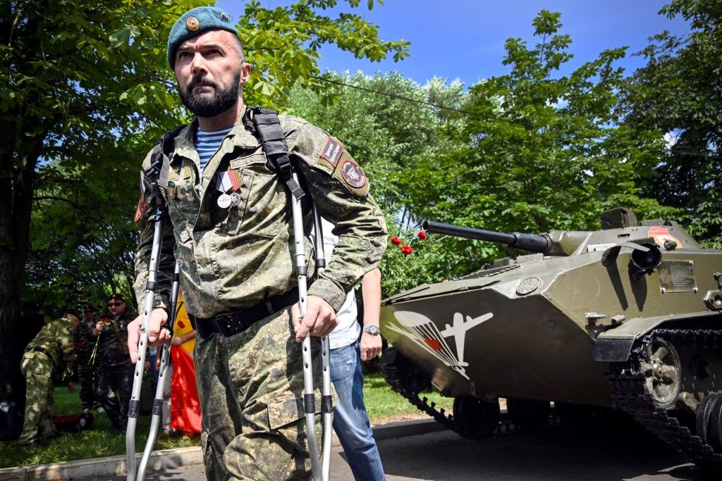Фото для новини:РФ забирає з фронту боєздатних солдатів на парад в Москві - Атеш