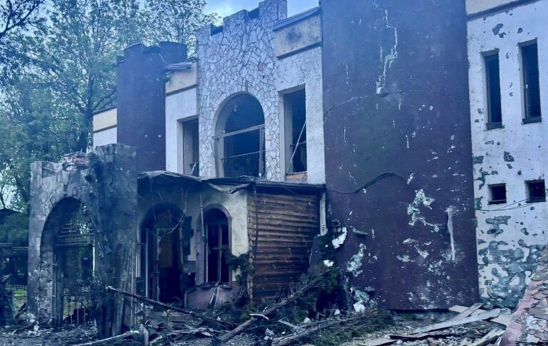 Фото для новини:Росіяни атакували Дніпро: пошкоджено релігійну установу