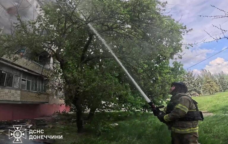 Фото для новини:Росіяни скинули бомби на Дружківку, є загиблі