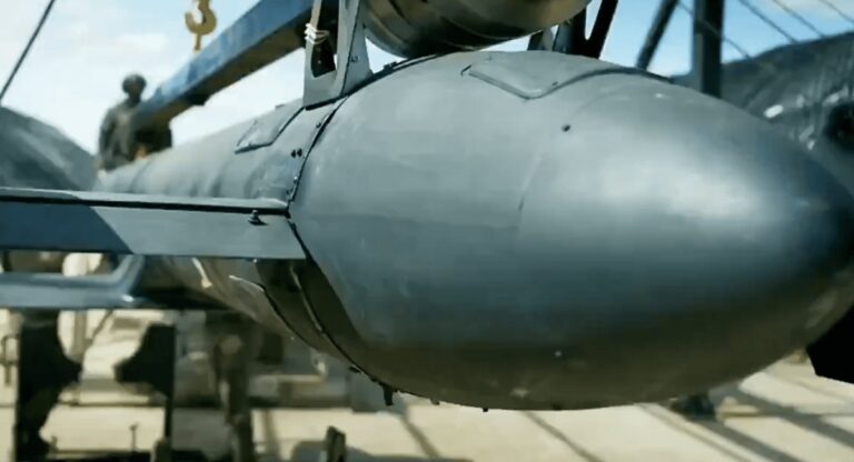 Фото для новини:Росіяни вперше показали ракету-дрон Герань-5