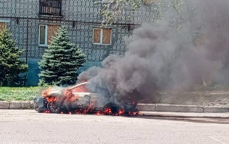 Фото для новини:Російський FPV-дрон атакував авто на Миколаївщині: є поранені