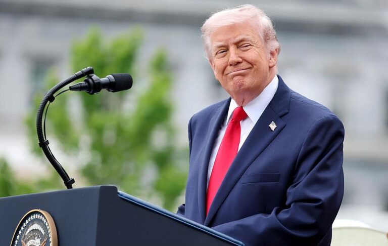 Фото для новини:Трамп пояснив, нащо наклав нові мита авто з ЄС