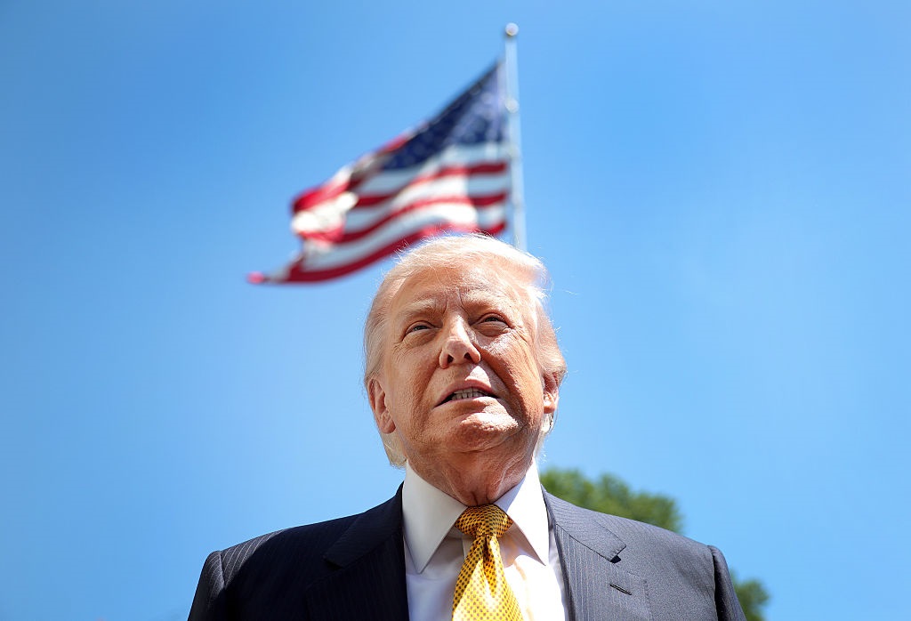 Фото для новини:Трамп заявив, що відклав заплановані атаки на Іран