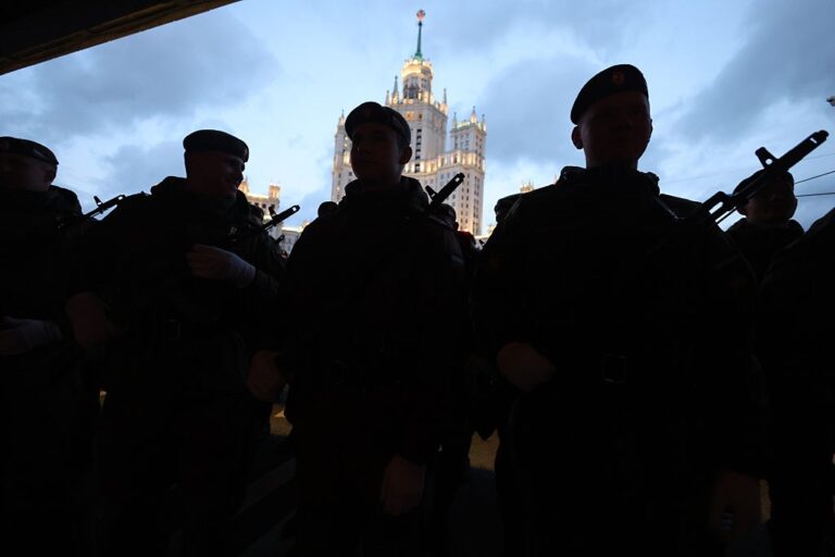 Фото для новини:Тривожний парад у Москві: що задумав Київ