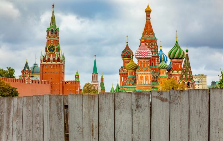 Фото для новини:У Британії перепросили за послаблення санкцій проти РФ