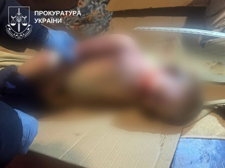 Фото для новини:У Броварах жінка сховала тіло померлого сина в коробку у шафі