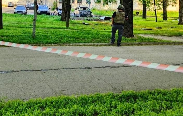 Фото для новини:У Дніпрі вибухнуло припарковане авто: є потерпілі