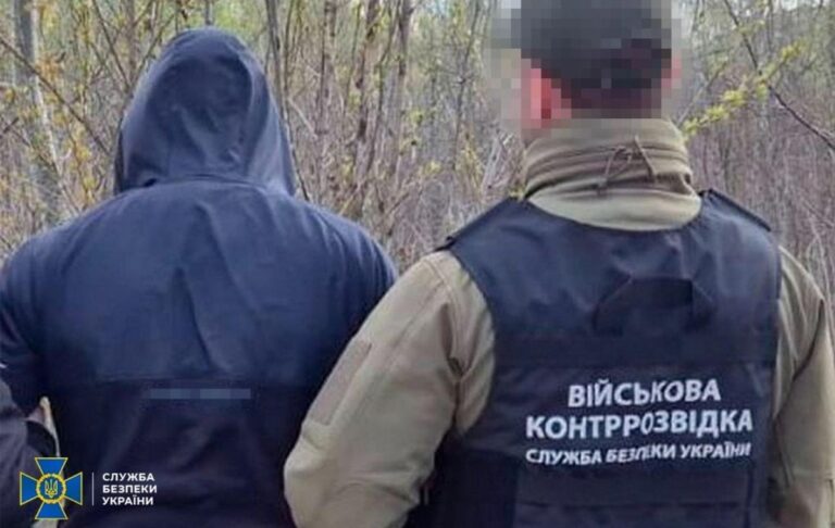 Фото для новини:У Харкові безробітний спалив позашляховики ЗСУ