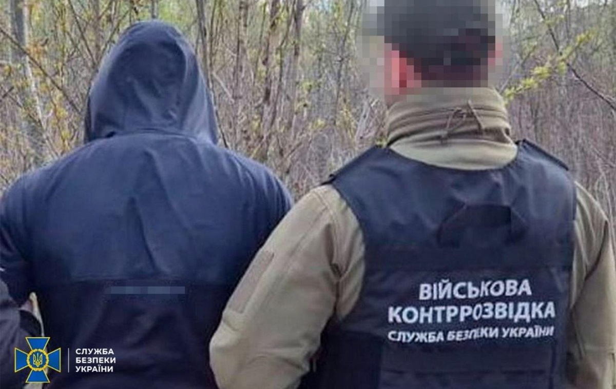 Фото для новини:У Харкові безробітний спалив позашляховики ЗСУ