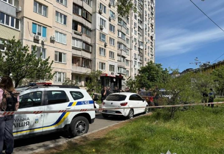 Фото для новини:У Києві чоловік загинув, випавши з вікна 11-го поверху