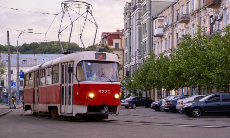 Фото для новини:У Києві тарифи на проїзд підвищать у чотири рази