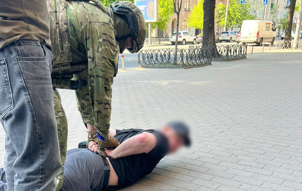 Фото для новини:У Києві викрили канал постачання кокаїну з Кривого Рогу