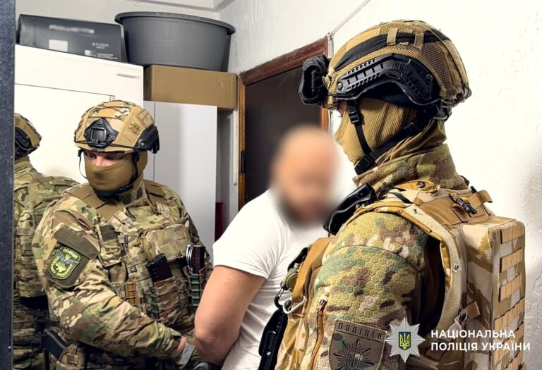 Фото для новини:У Києві викрили схему легалізації іноземців-"волонтерів"