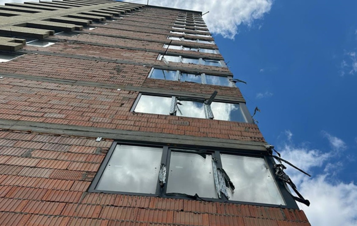 Фото для новини:У Львові троє будівельників впали з 15-го поверху й загинули
