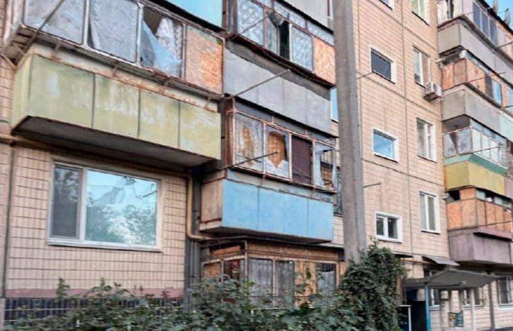 Фото для новини:У Нікополі через обстріл поранені семеро людей, серед яких немовля