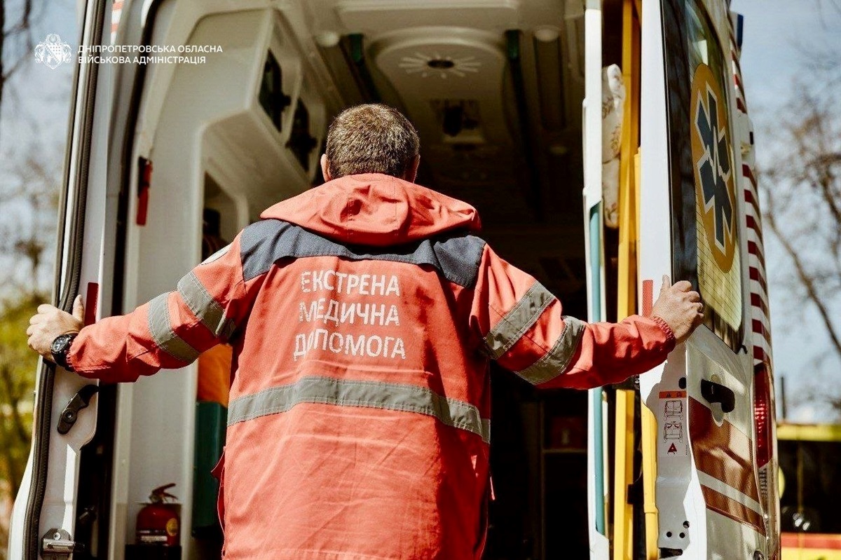 Фото для новини:Удар по Дніпру: 15 поранених досі перебувають у лікарнях
