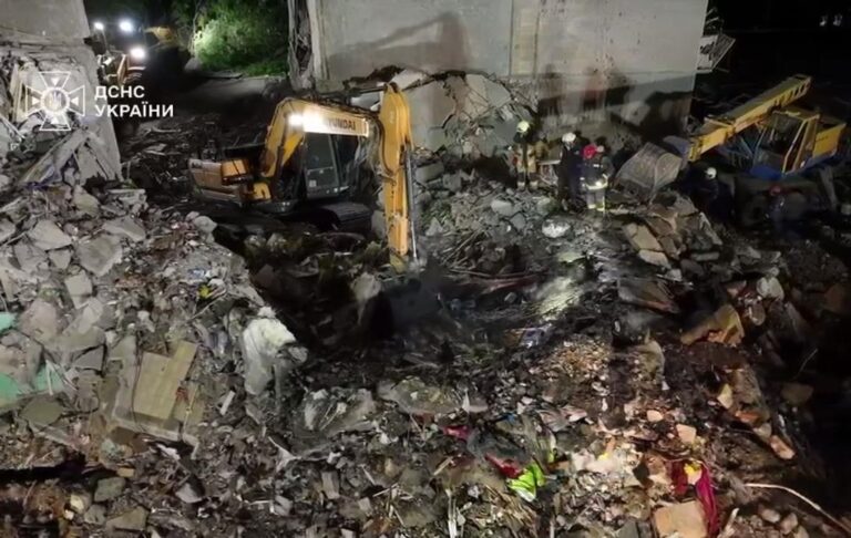 Фото для новини:Удар по Києву: число жертв знову зросло