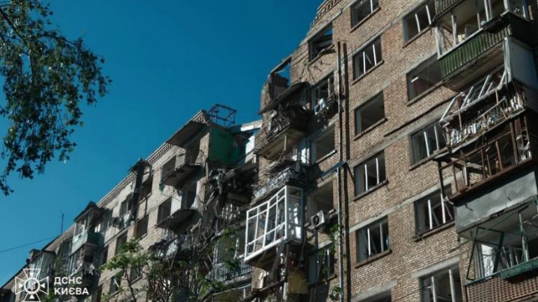 Фото для новини:Удар по Києву: двоє загиблих, 56 постраждалих