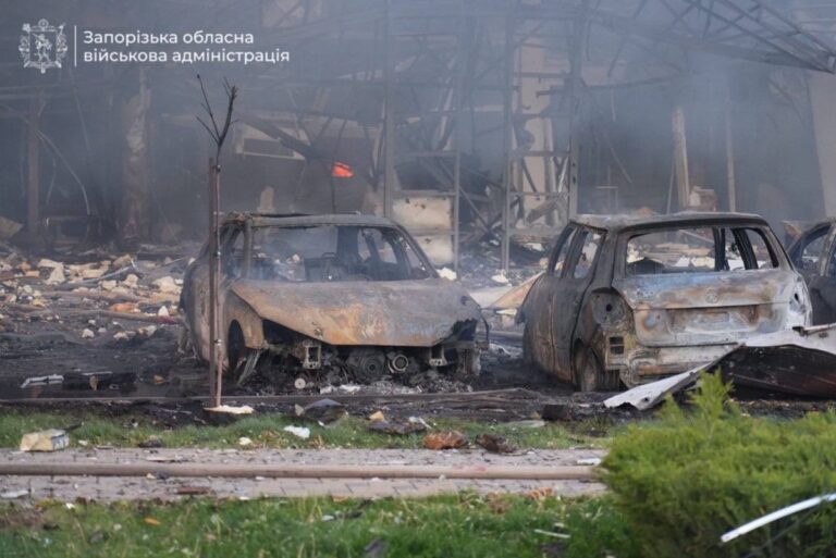 Фото для новини:Удар по Запоріжжю: 12 загиблих, 16 поранених