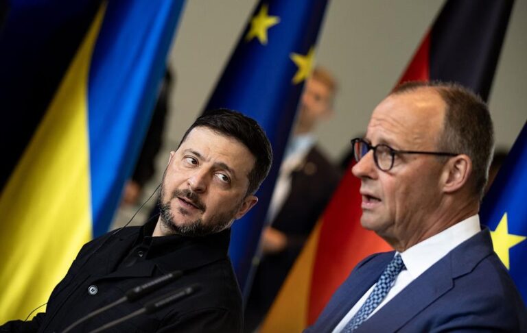 Фото для новини:Україна відповіла на "урізане" членство в ЄС - ЗМІ