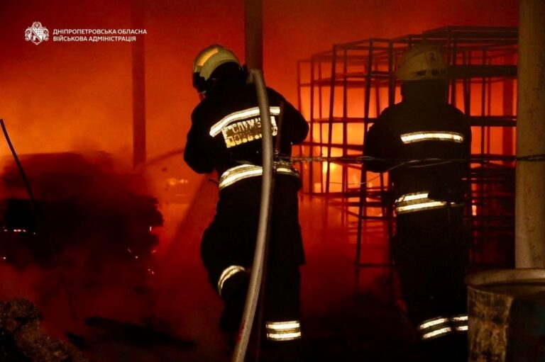Фото для новини:В Росії зупинився другий за потужністю НПЗ - ЗМІ
