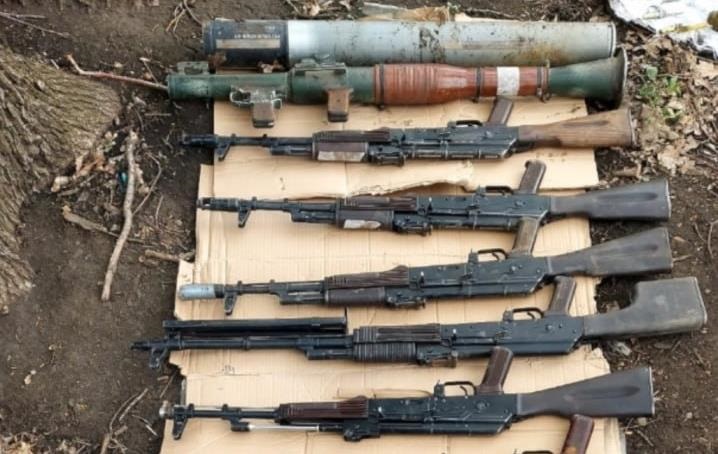 Фото для новини:В Україні виявили 20 схронів зі зброєю