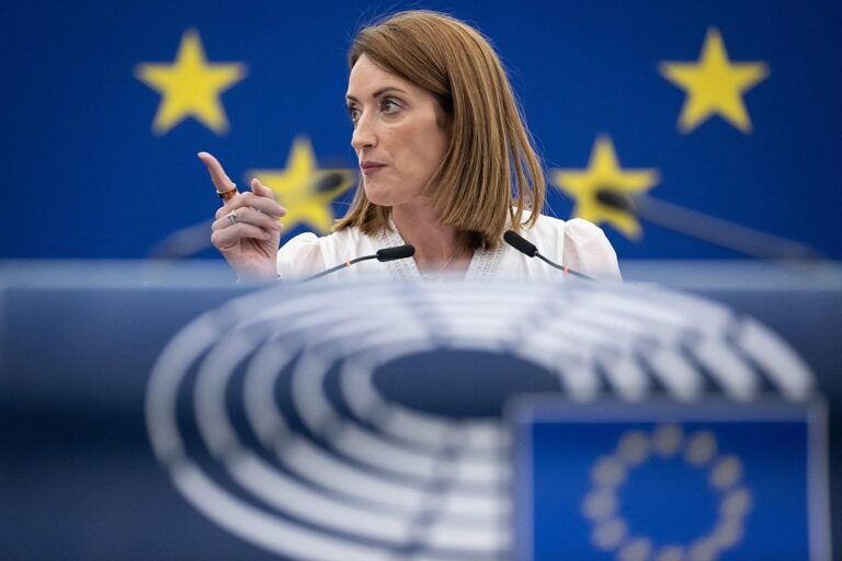 Фото для новини:В ЄП закликали пришвишити вступ України до ЄС