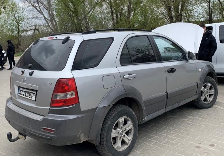 Фото для новини:Викрито чергову схему продажу гуманітарних авто для ЗСУ