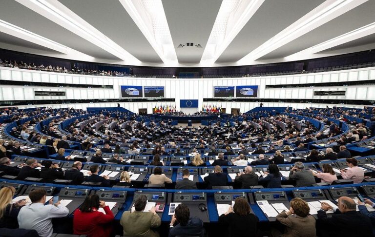 Фото для новини:Європарламент відреагував на нові мита Трампа