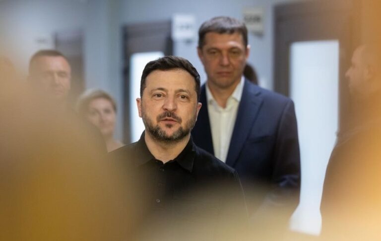 Фото для новини:Зеленський прибув з візитом у Рівне
