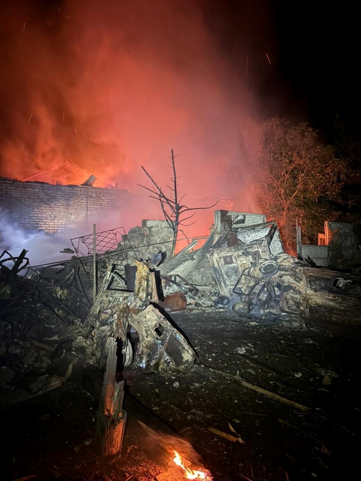 Фото для новини:Армія РФ вбила трьох людей на Донеччині і 13 поранила