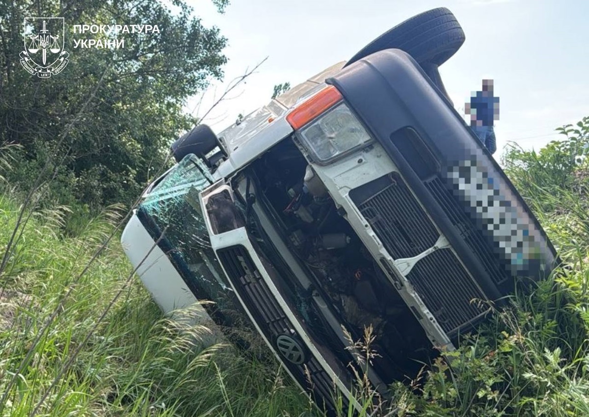 Фото для новини:Автобус з дітьми потрапив у ДТП на Харківщині