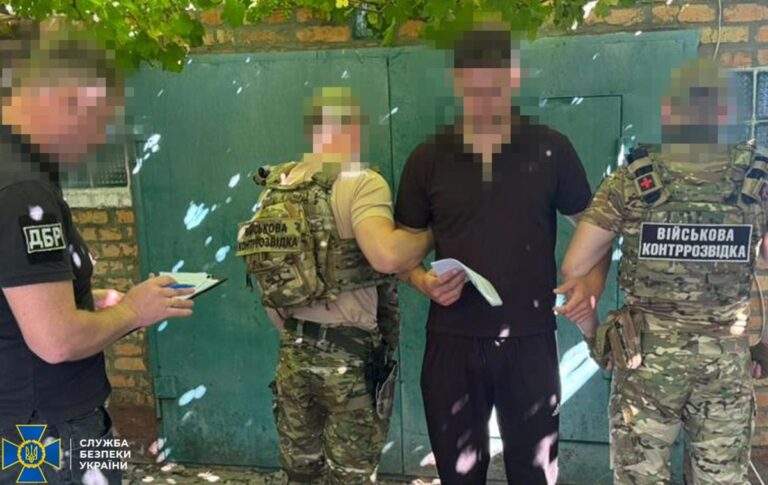 Фото для новини:Боєць Нацгвардії у полоні Росії знущався з інших українців