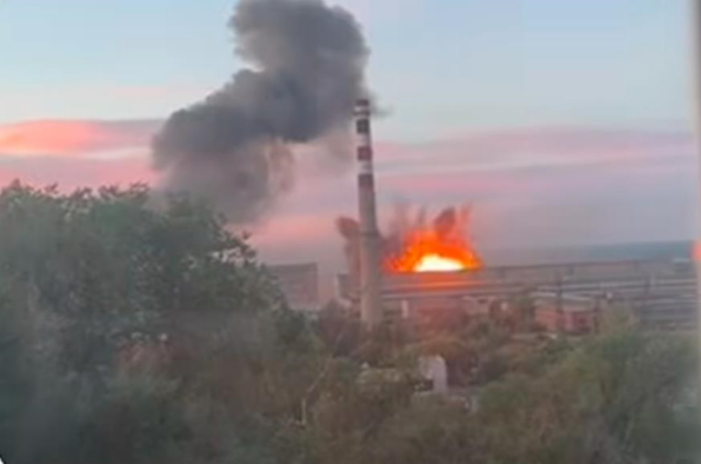 Фото для новини:Фламінго уразили завод у Волгограді - Зеленський