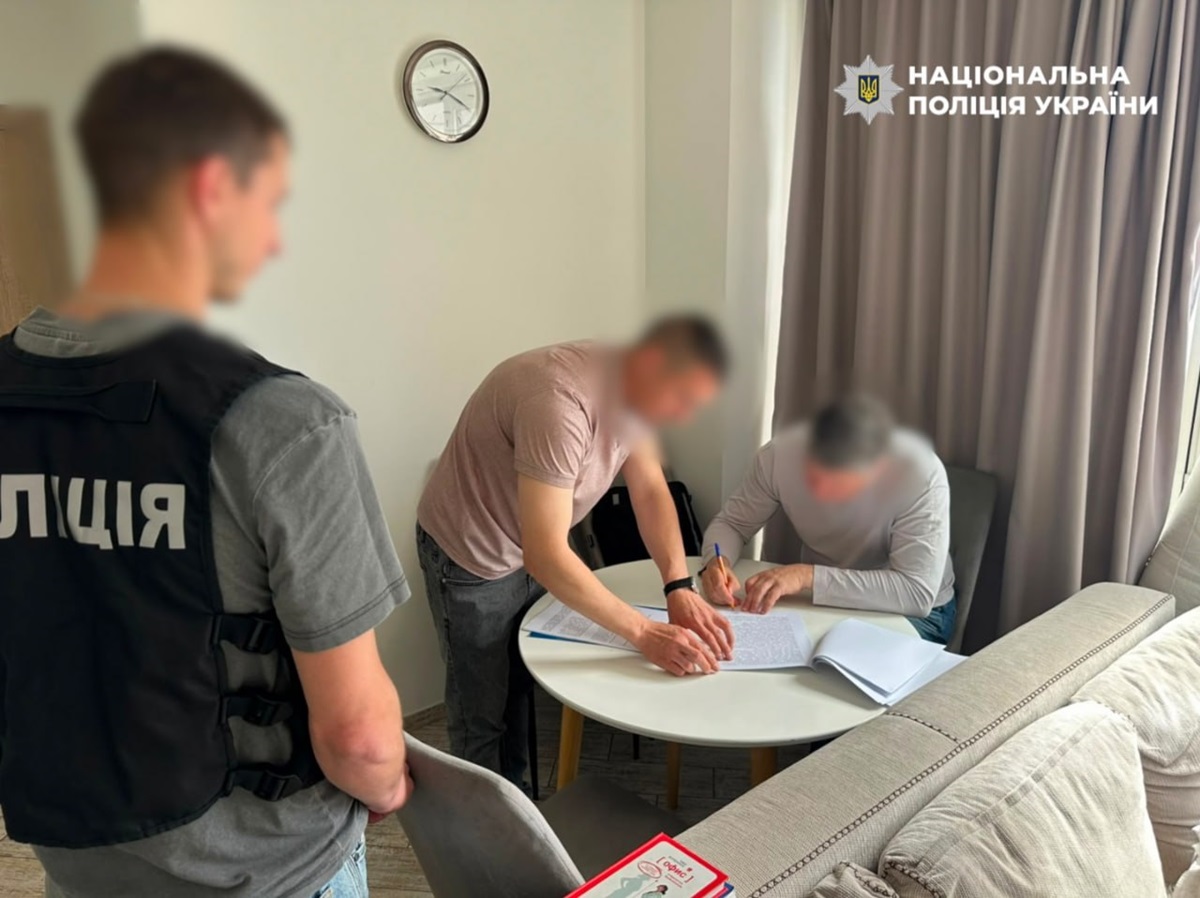 Фото для новини:Карандєєв відреагував на закиди у сприянні виїзду за кордон