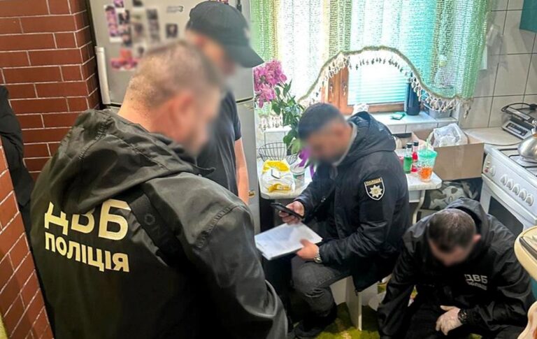 Фото для новини:На Буковині ліквідували канал збуту наркотиків через Telegram