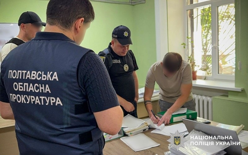 Фото для новини:На Полтавщині на ремонті доріг "нагріли" 17 мільйонів