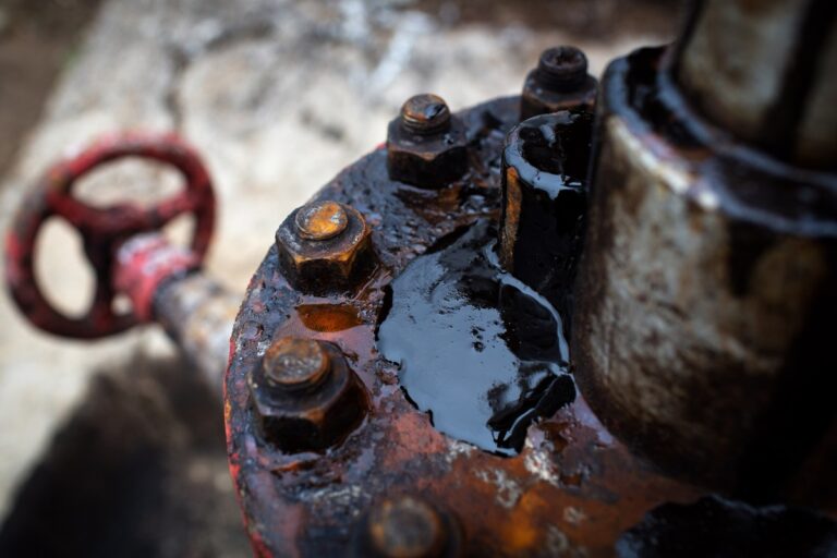 Фото для новини:Нафтові доходи Кремля обвалилися - ЗМІ