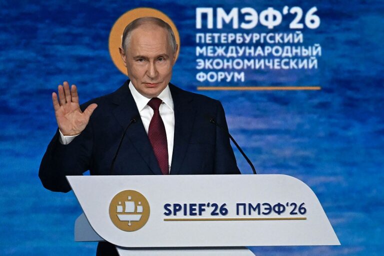 Фото для новини:Не хоче домовлятися. Путін відповів Зеленському