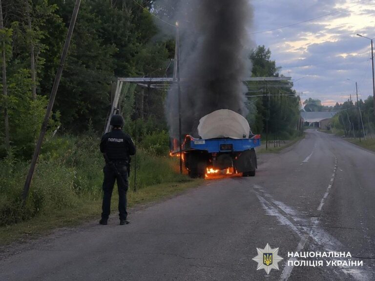 Фото для новини:Поліція показала наслідки атак Росії на Сумщині