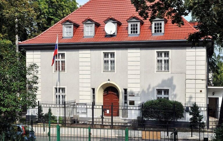 Фото для новини:Польща забере будівлю генконсульства РФ за борги