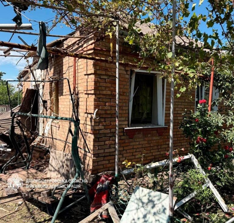Фото для новини:Понад 40 атак РФ: на Дніпропетровщині троє загиблих