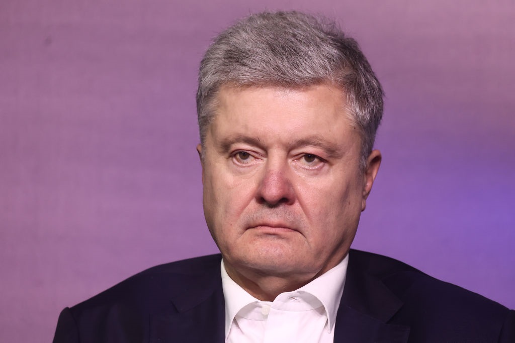 Фото для новини:Порошенко слідом за Кучмою і Ющенком відмовився від ордена Білого Орла