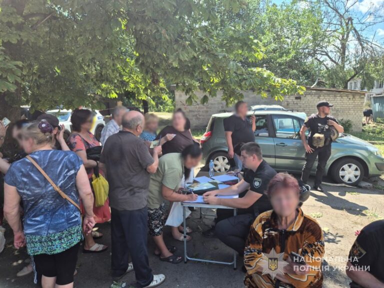 Фото для новини:"Приліт" по Запоріжжю: під завалами виявили тіло