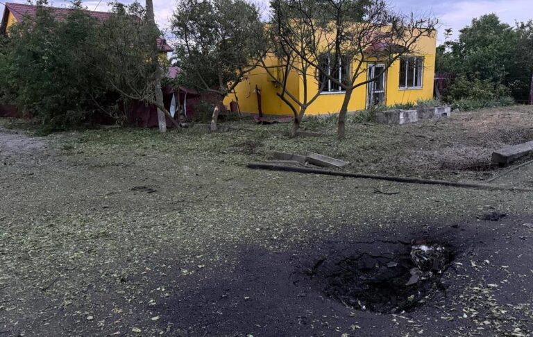 Фото для новини:РФ ударила по будинках в Балаклії: є загиблий