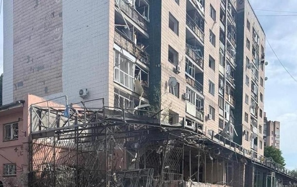 Фото для новини:Росіяни вдарили по Краматорську, троє поранених