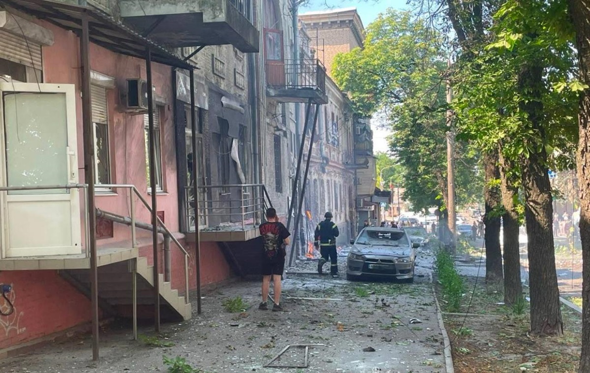 Фото для новини:Росіяни вдарили по Запоріжжю: є поранені