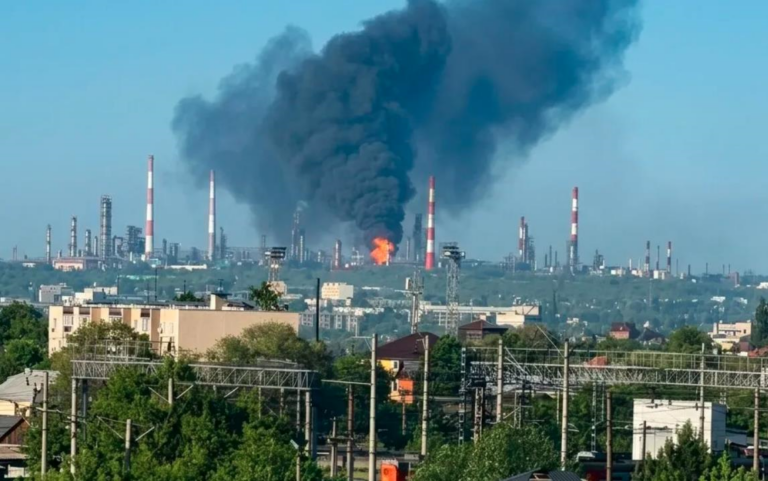 Фото для новини:СБУ знову вдарила по станції, яка забезпечує пальним Москву