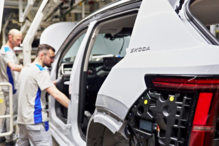 Фото для новини:Skoda розпочала серійне виробництво доступного електрокросовера Epiq