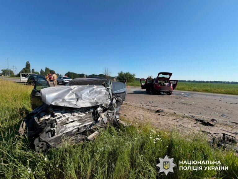 Фото для новини:Смертельна ДТП під Києвом: п'ятеро загиблих